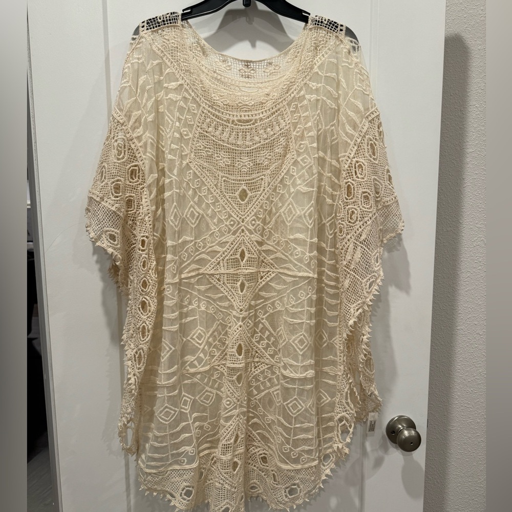 Cream Lace Pancho (coverup) - Picture 2 of 5
